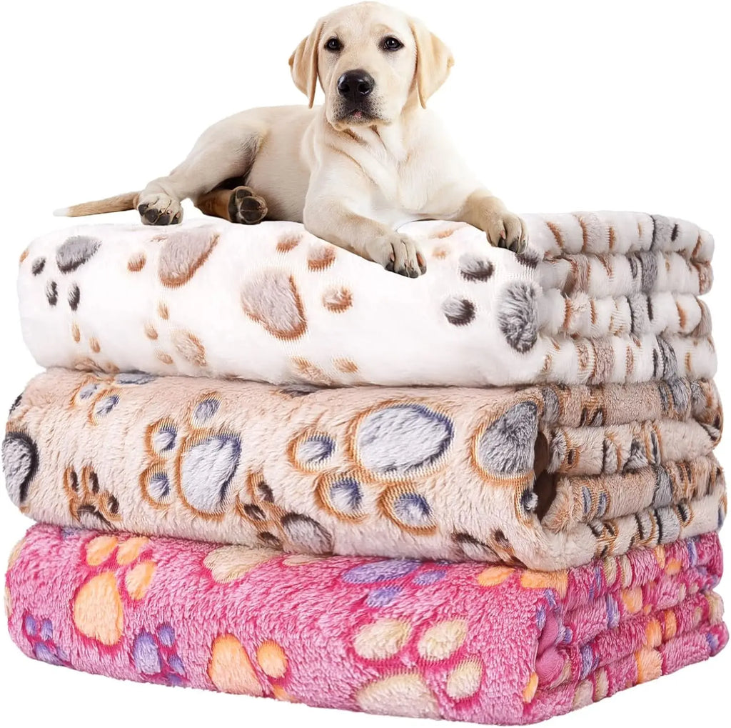 Kuscheldecke mit Pfötchen