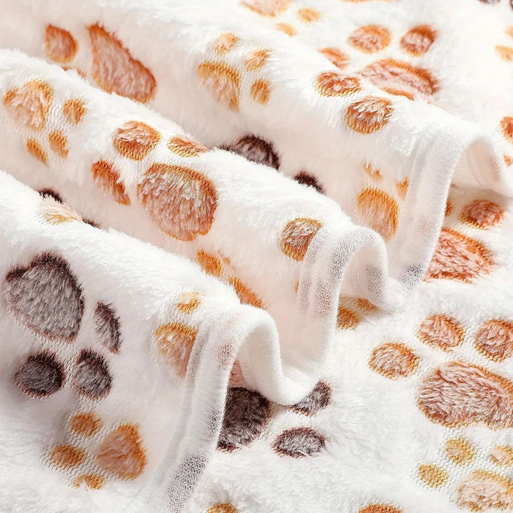 Kuscheldecke mit Pfötchen
